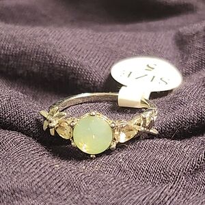 Elegant Silver and Green Gemstone Ring